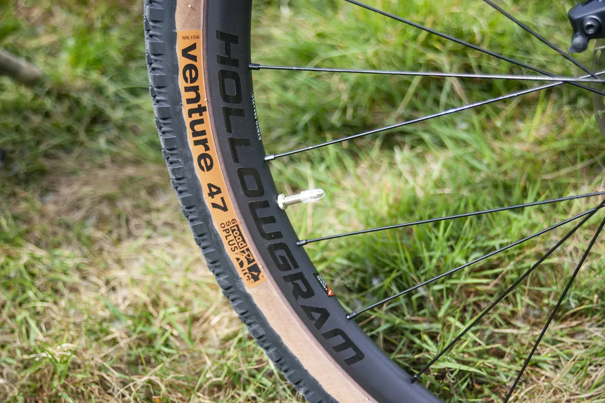 Carbon Hollowgram 23 wheelset with Venture tyres