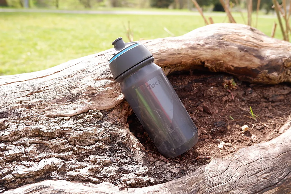 11 of the best cycling water bottles
