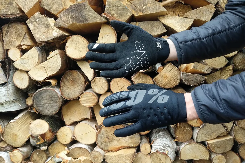 100% Brisker mountain biking gloves