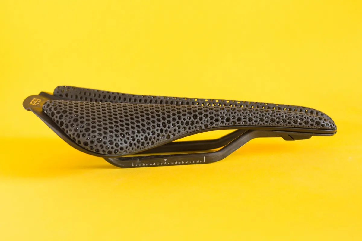 Fizik 3D-printed saddle