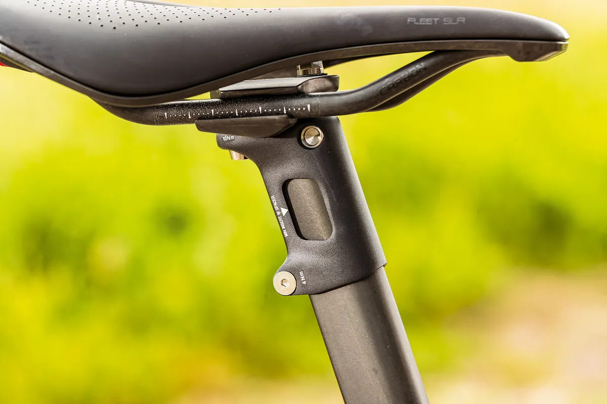 The Giant TCR Advanced SL0 Disc has a unique integrated seatpost