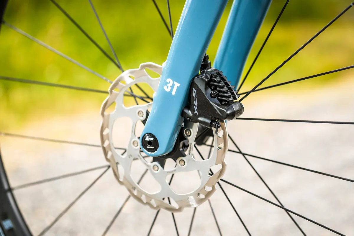 Shimano GRX 400 brakes with 160mm rotors on the 3T Exploro RaceMax gravel bike