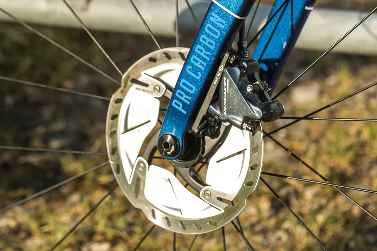 The bike boasts Ultegra’s top-grade Ice Tech rotors