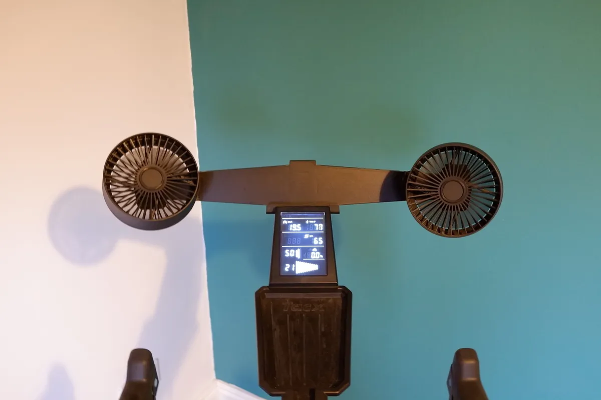 Tacx NEO Bike fans and screen