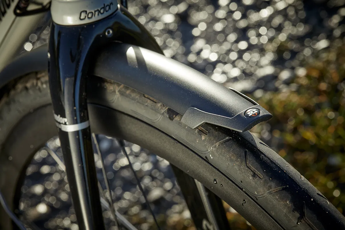 Condor Fratello Disc road bike has SKS’s Bluemels ’guards which are among the very best