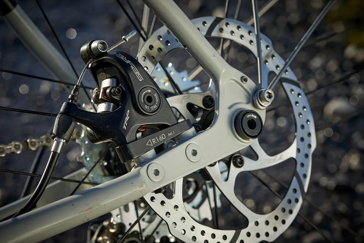 Condor Fratello Disc comes equipped with TRP Spyre cable disc brakes