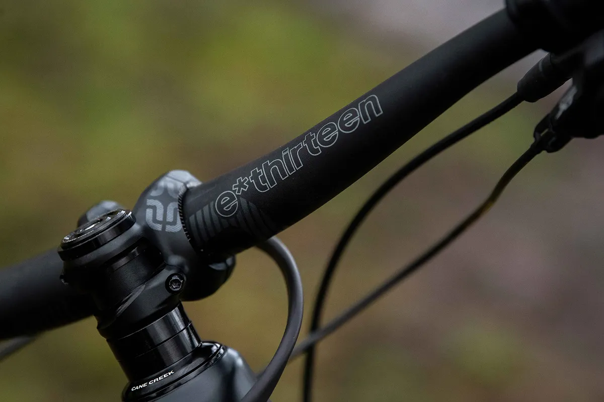 The has Forbidden Dreadnought XT full suspension mountain bike is equipped with an ethirteen Plus cockpit