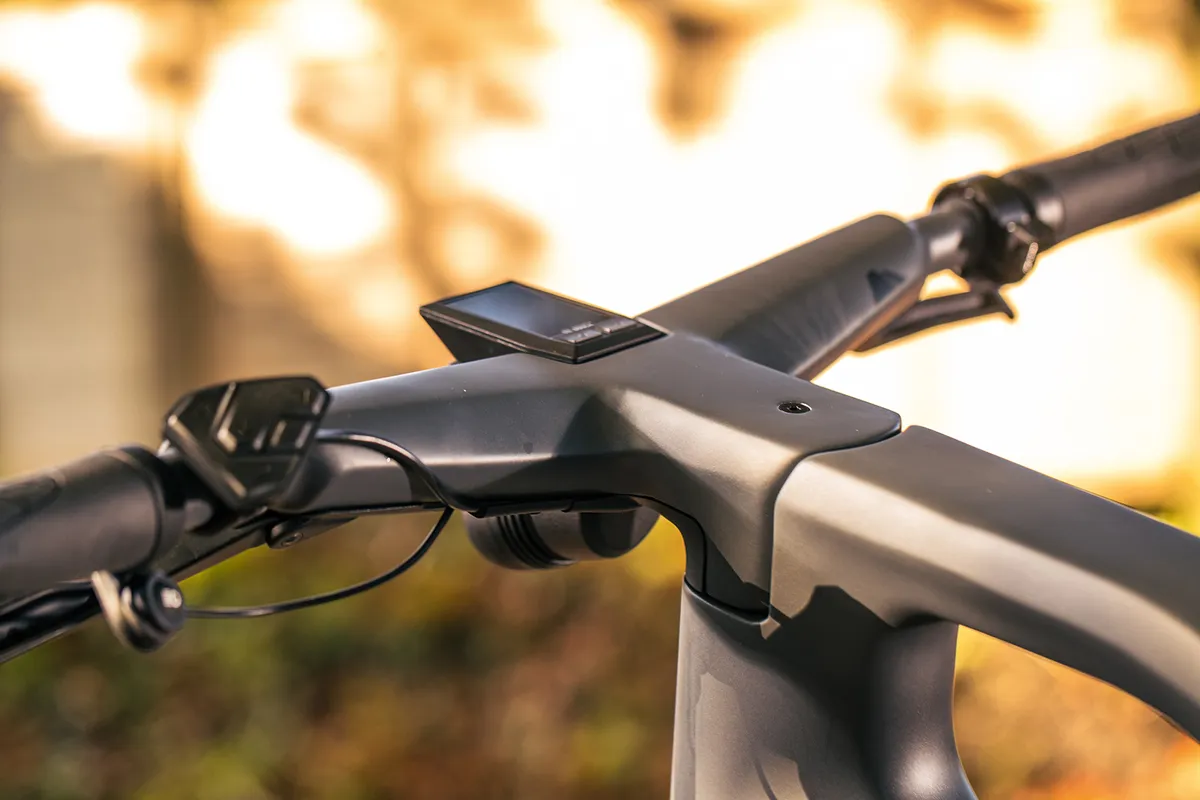 The Kiox display is integrated into the bar on the Canyon Precede ON CF 9 ebike