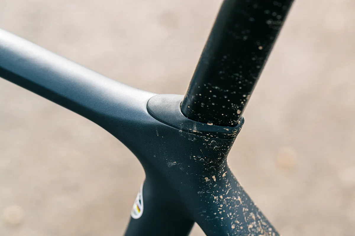 Giant Variant composite seatpost on the Giant TCR Advanced 1  Disc road bike