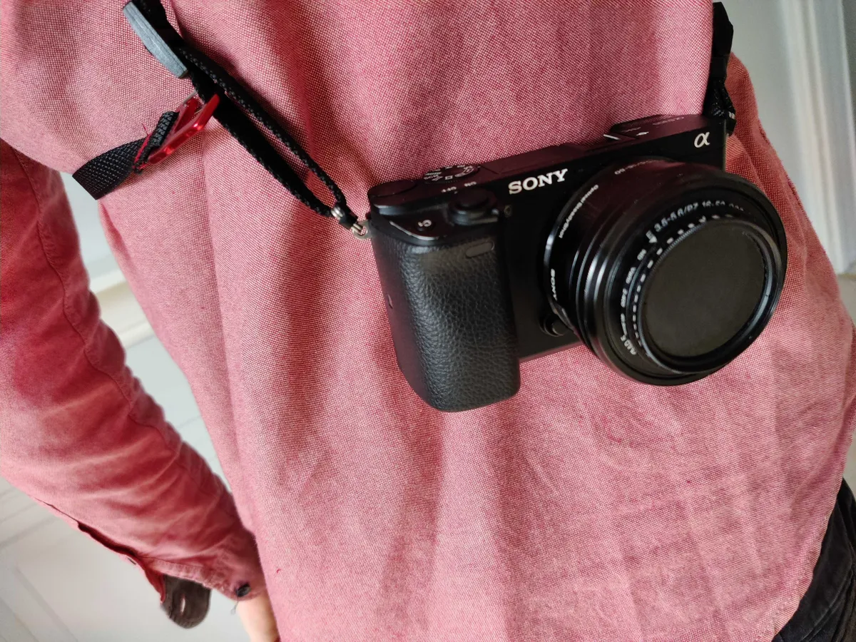 Rille strap attached Sony A6300