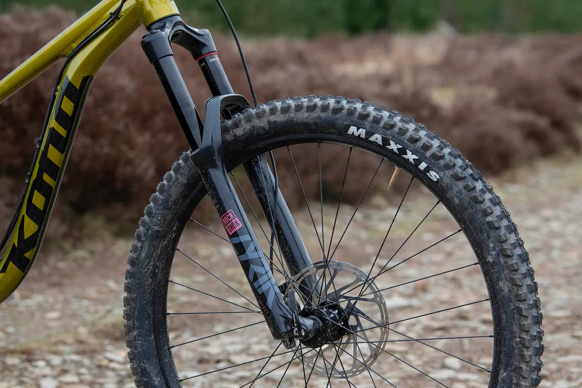 The Kona Process 153 DL 29 full suspension mountain bike is equipped with a RockShox Lyrik Select fork
