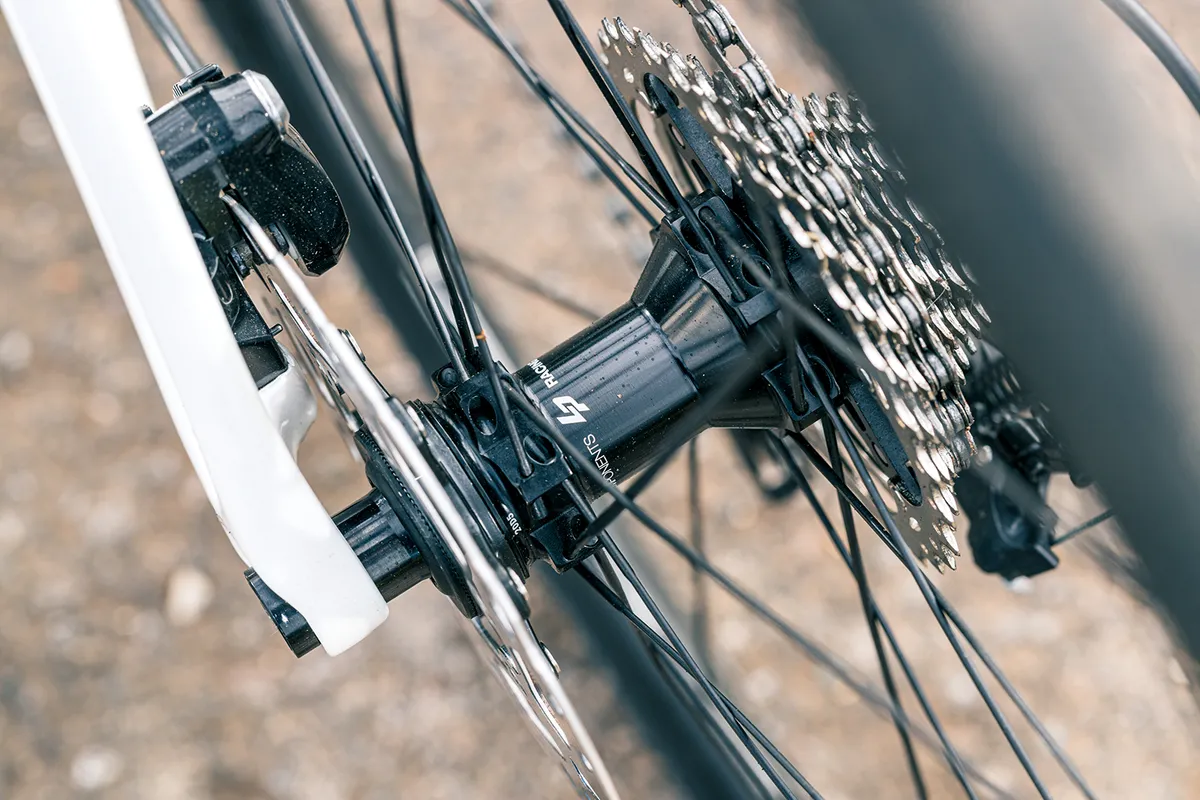 The Lapierre Xelius SL Disc 5.0 is equipped with Mavic Open disc rims on Lapierre hubs