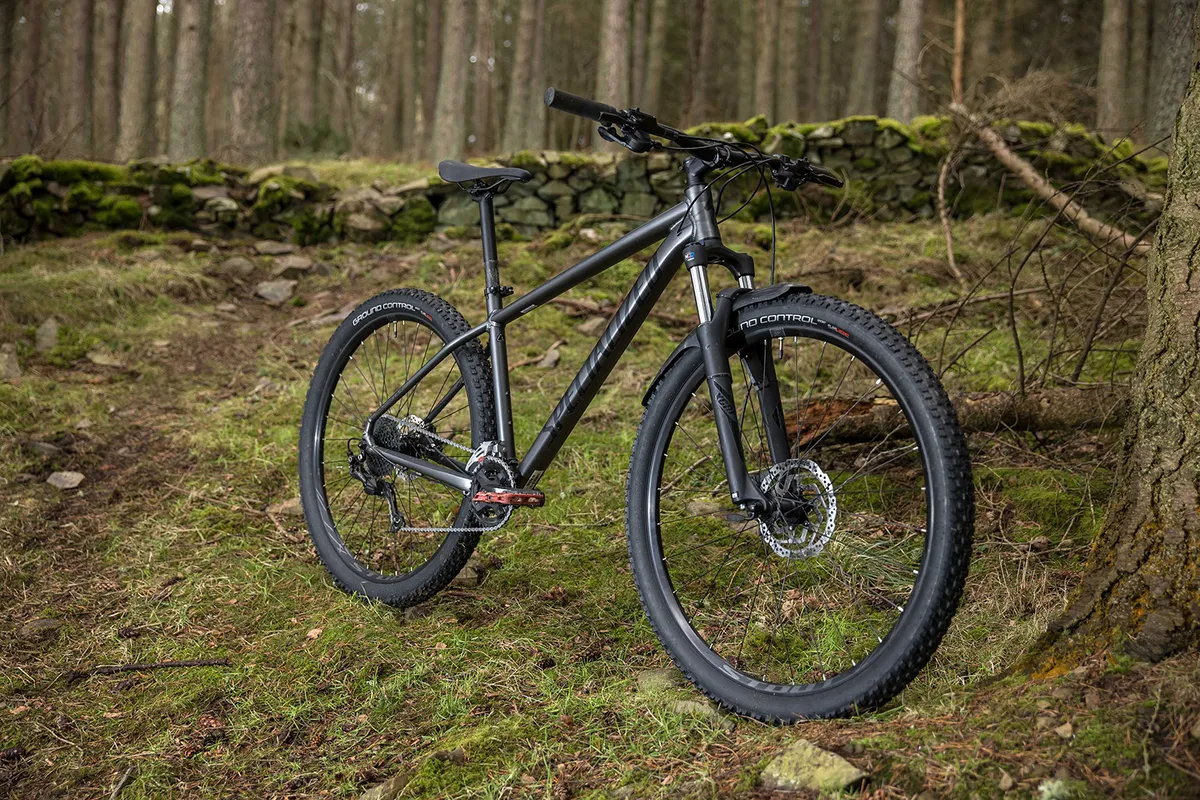 Pack shot of the Specialized Rockhopper Comp hardtail mountain bike