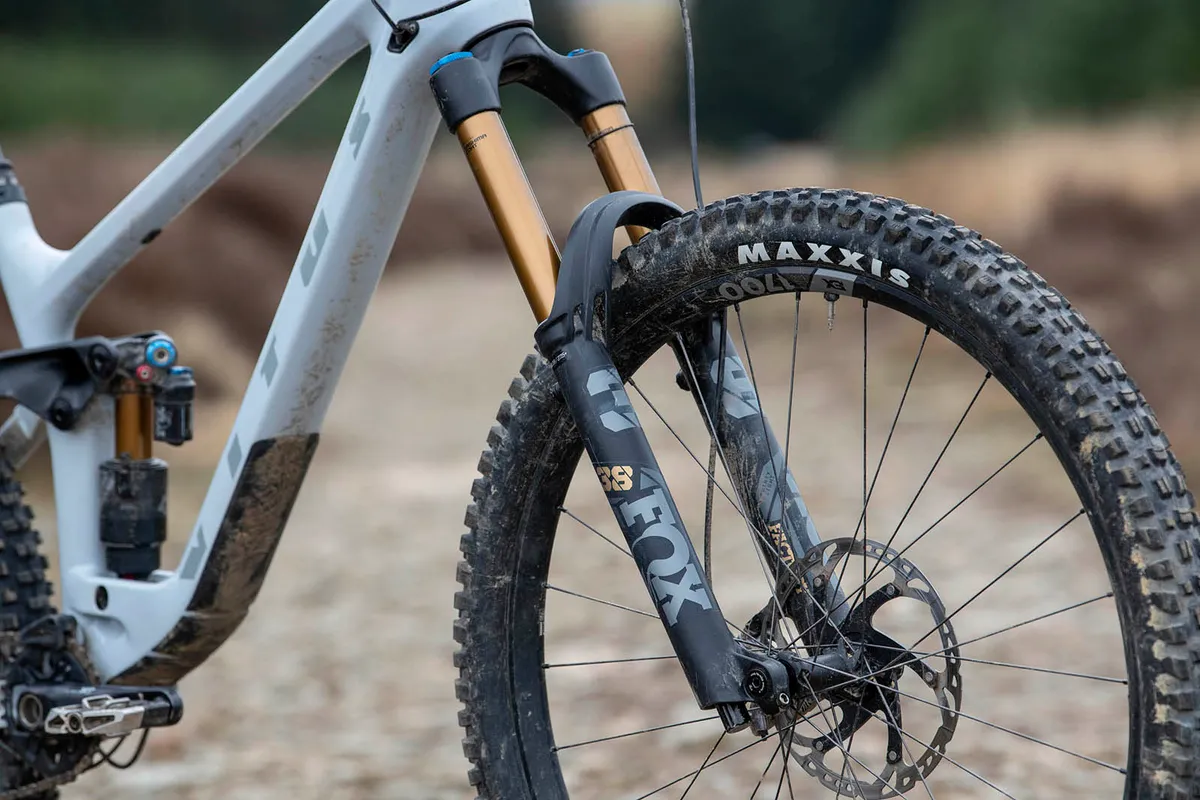 The Vitus Sommet CRX 29 full suspension mountain bike is equipped with a Fox Factory 38 fork