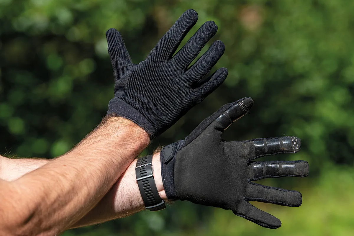 What to wear mountain biking gloves