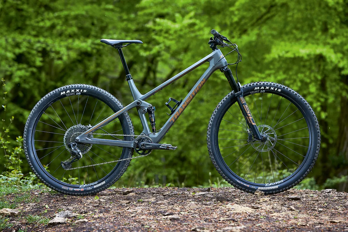 Pack shot of the Transition Spur X01 Carbon full suspension mountain bike