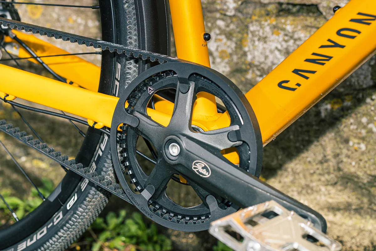 The Canyon Commuter 7 is equipped with a Gates Carbon CDN belt drive