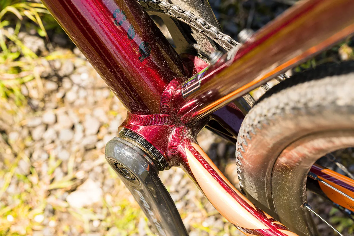Threaded bottom bracket shell: a sensible choice on a gravel bike.