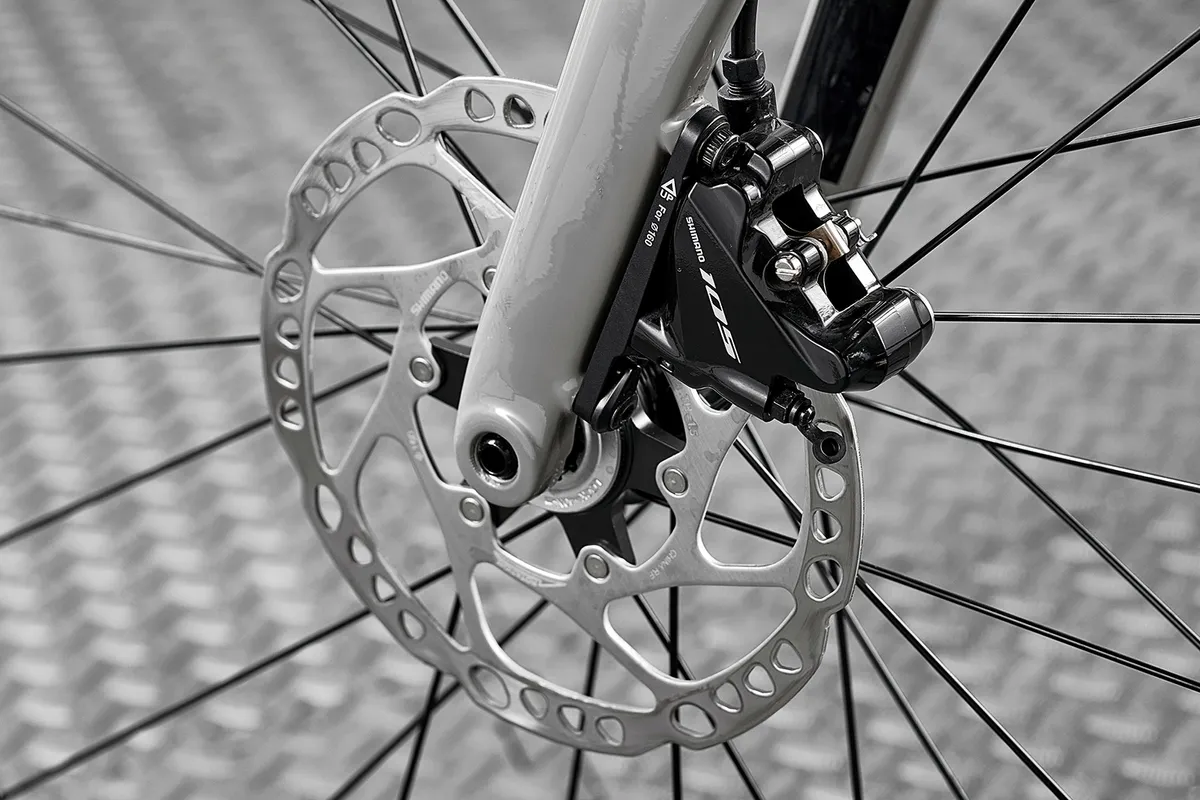 The Cannondale CAAD13 Disc 105 road bike is equipped with Shimano 105 hydraulic discs