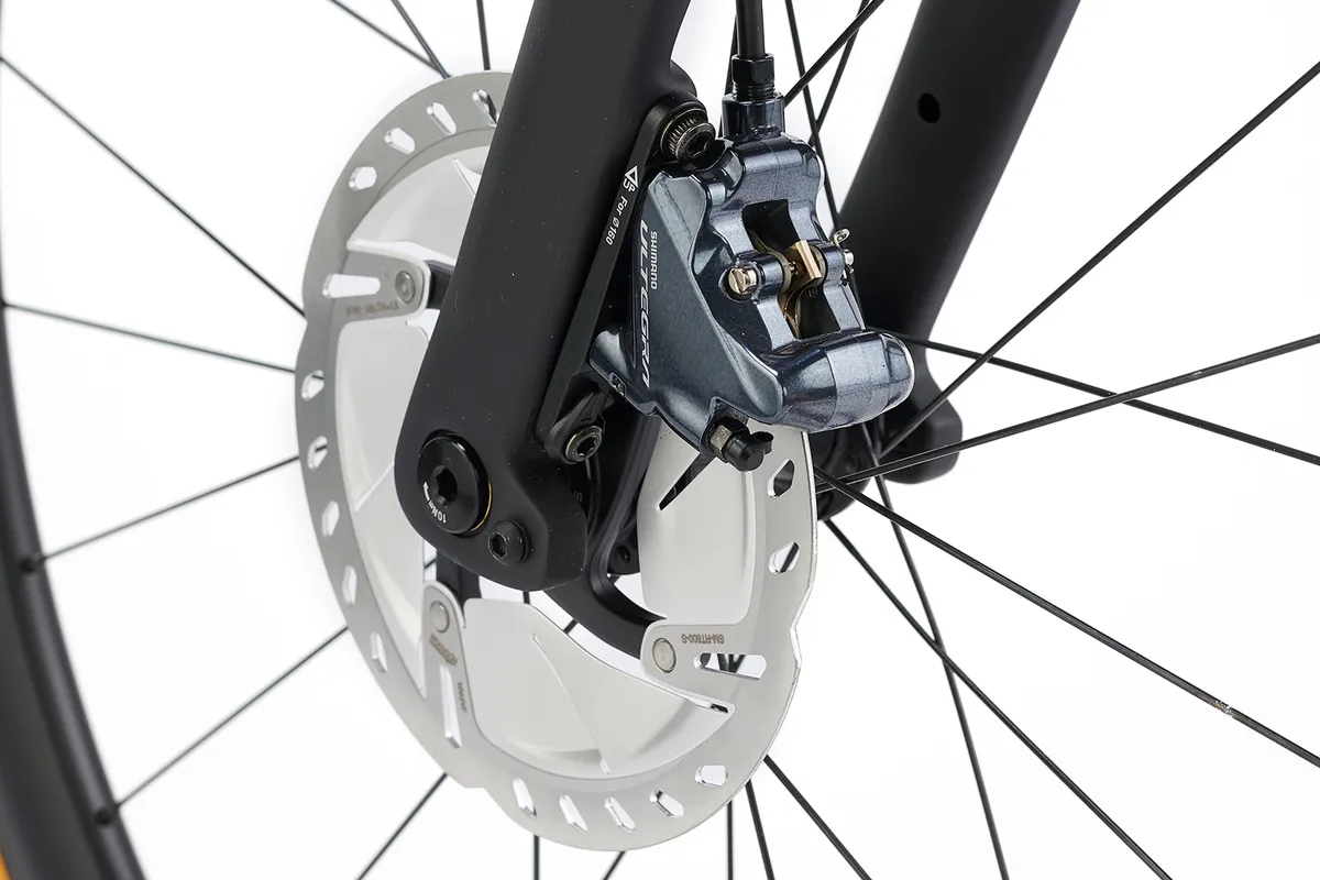 The Ribble CGR Ti Pro gravel bike is equipped with Shimano Ultegra hydraulic disc brakes