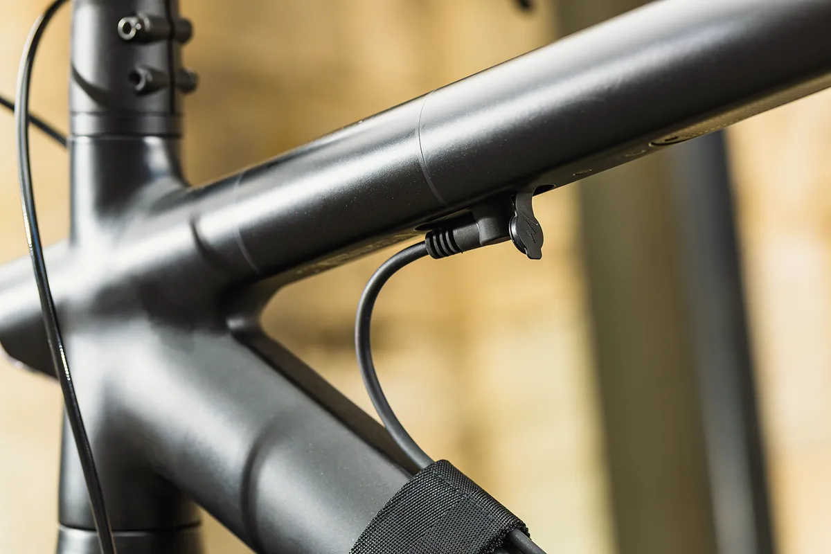 All the electronics of the VanMoof 3 ebike are in the top tube