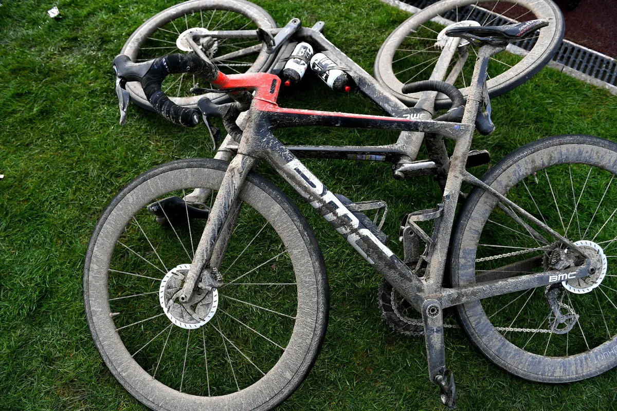 Bikes with disc brakes at Paris-Roubaix 2021