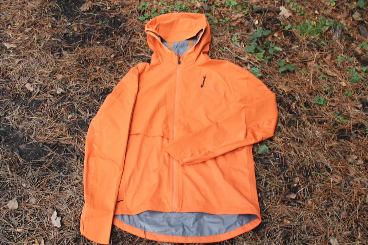 The new adventure range from Altura includes this new lightweight packable waterproof jacket