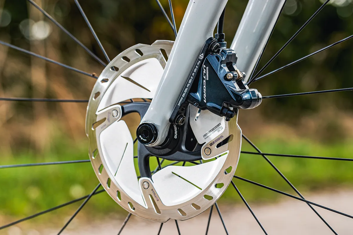 The Vitus Zenium CRS Ultegra Di2 is equipped with IceTech rotors