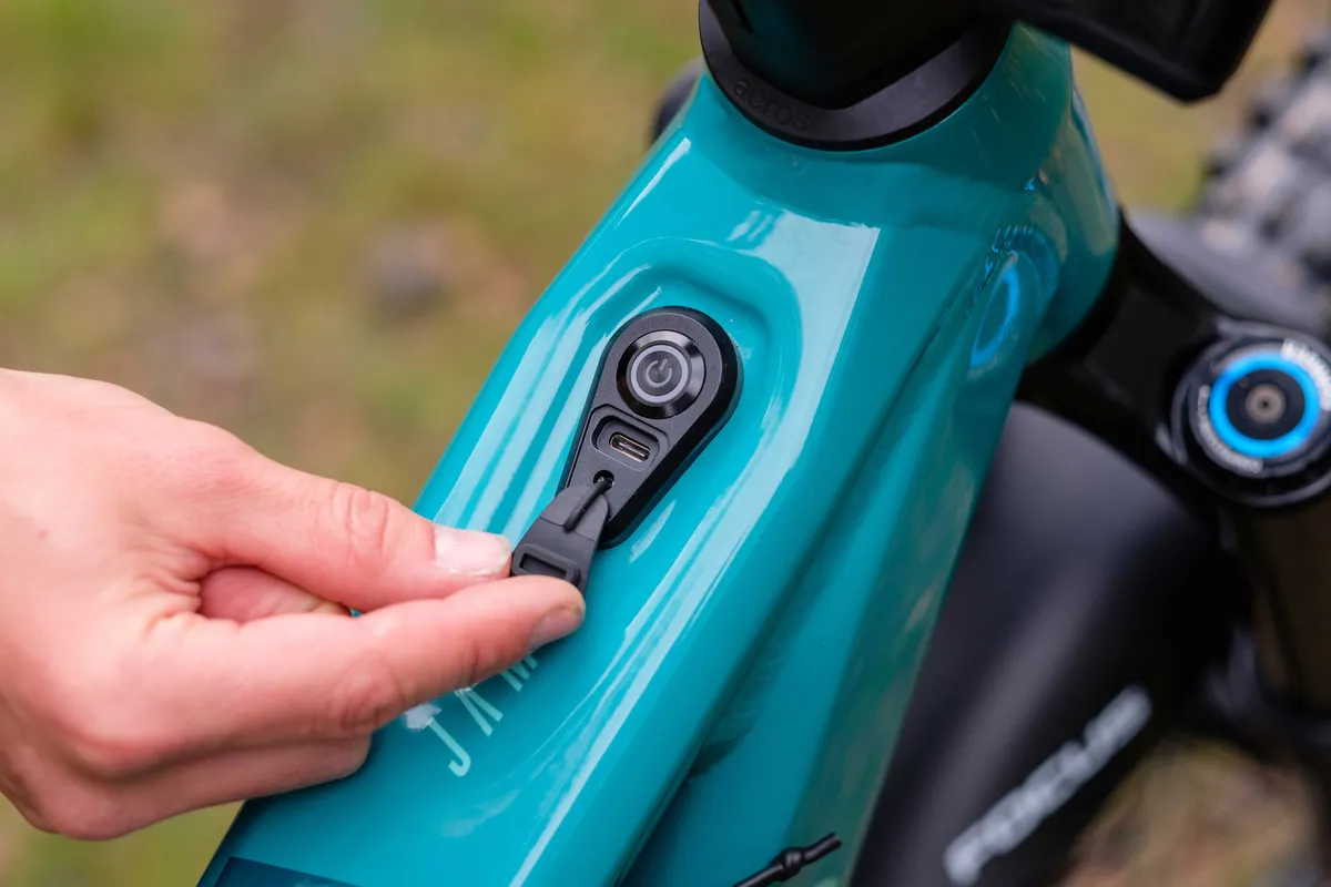 The 2022 Jam2 benefits from a USB-C chaging port on the top tube to help keep any electroics charged.