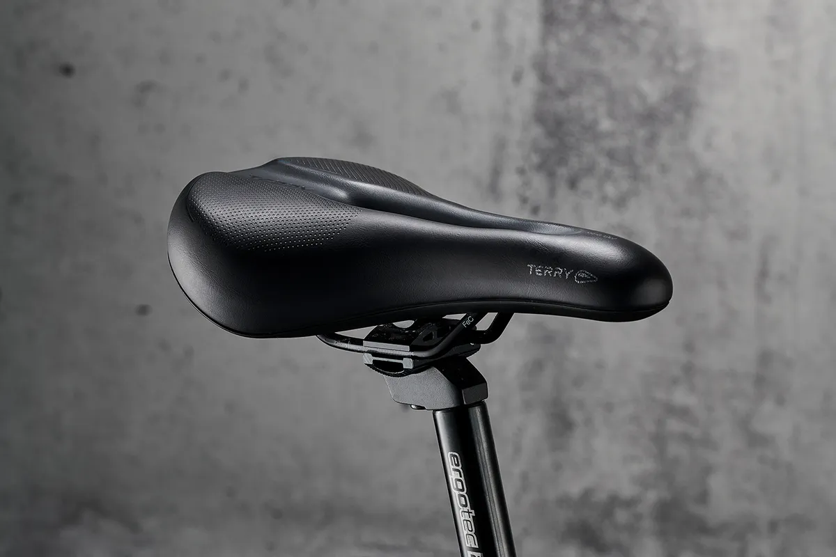 The Oxford Bike Works Model 1E road bike is equipped with a Men’s Terry Fisio Gel saddle