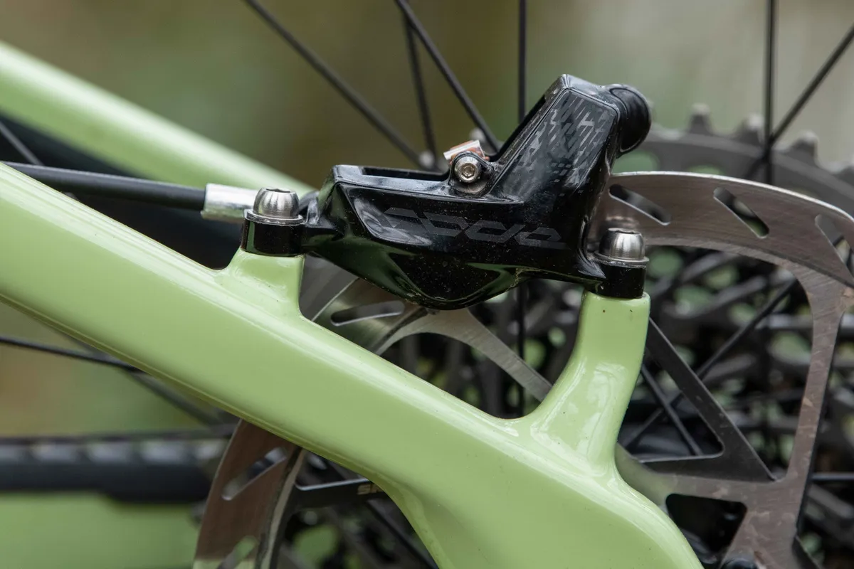 The rear brake mount supports a minimum 200mm rotor.