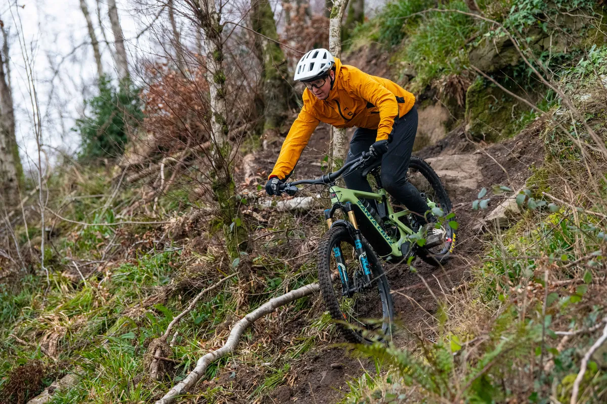 The well balanced geometry, low bottom bracked and refined VPP suspension all make the Heckler an easy bike to get to with, allowing you to concentrate on and enjoy the trail.