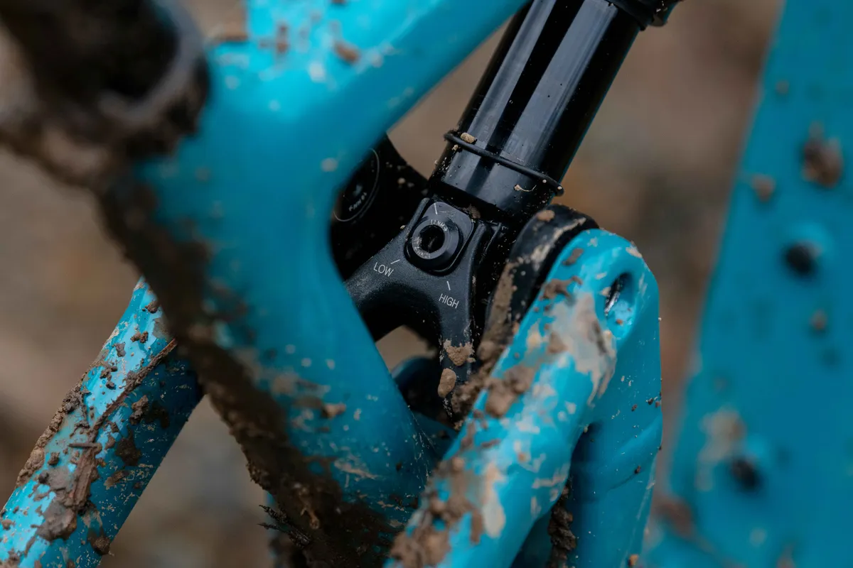 The flip-chip on the Focus JAM 8.9 lets you alter the geometry changing the head and seat tube angles, reach numbers and bottom bracket height.