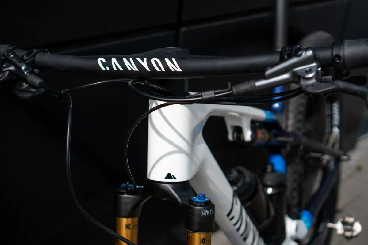 Canyon CP0008 bar stem on Lux World Cup