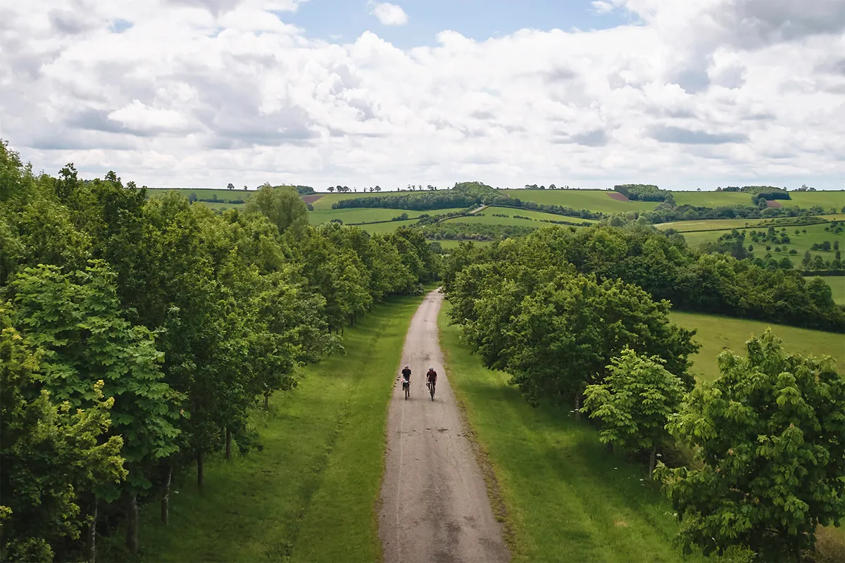BikeRadar Rides | Central Perk - two cyclists riding through countryside