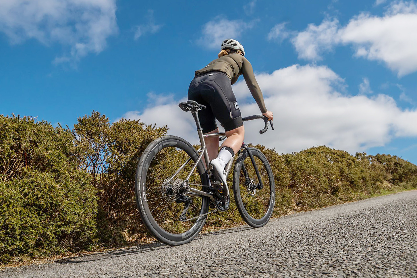How to Gear-Up before a ride? - A simple guide to Biking Gears