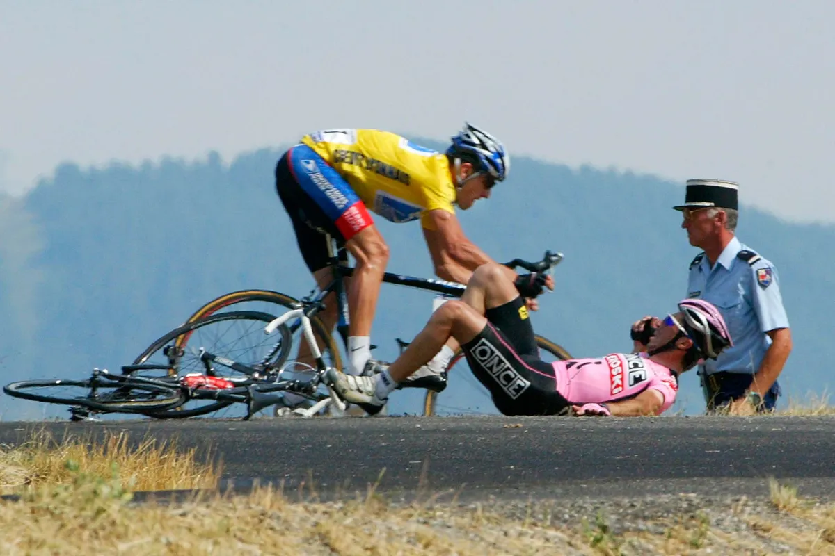 Joel Saget crashing at the 2003 Tour de France