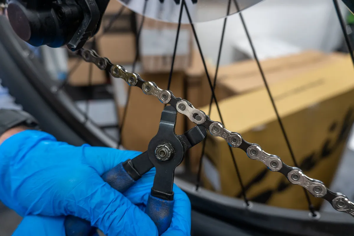 How to replace a bicycle chain - BikeRadar