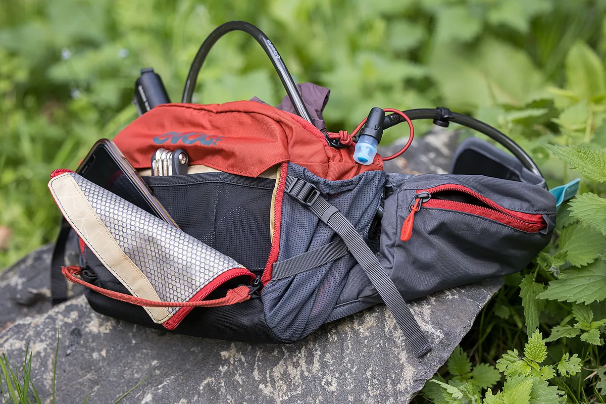 EVOC Hip Pack Pro 3   1.5L hip bag for mountain bikers