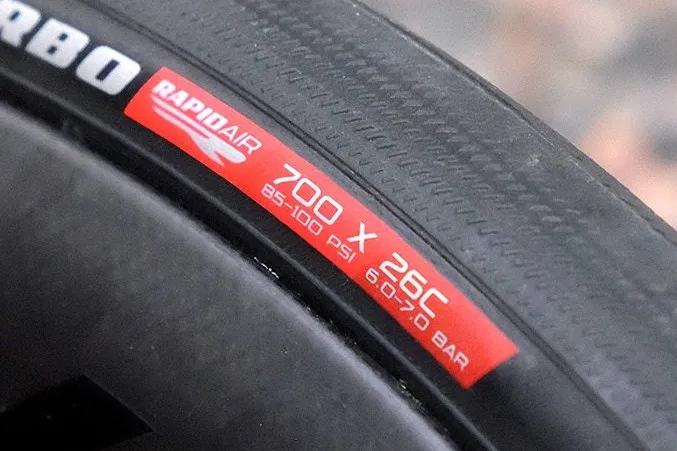 700c x 26 road bike tyre size