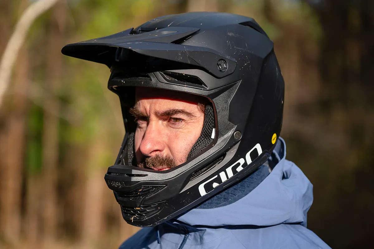 Giro Insurgent Spherical helmet - full face mtb helmet