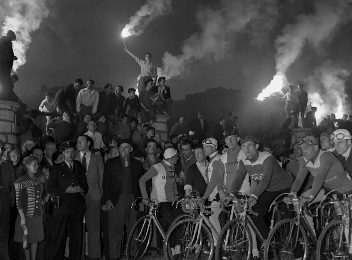 Cyclists line up to depart for the 1948 edition of Paris-Brest-Paris.