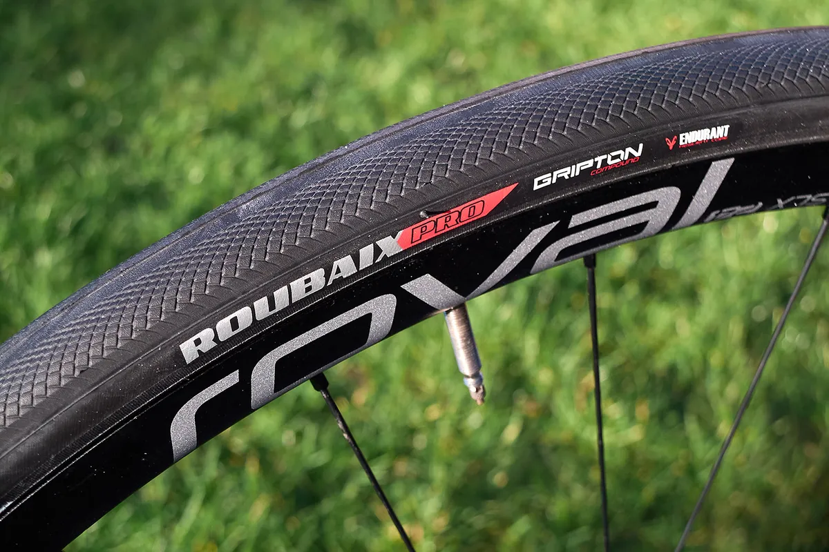 Specialized Roubaix Pro winter road tyre