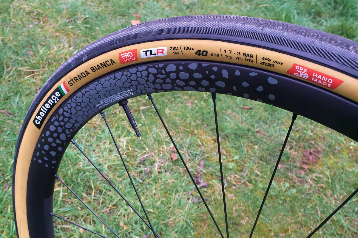 Challenge Strada Bianca Pro H-TLR all-road tyre