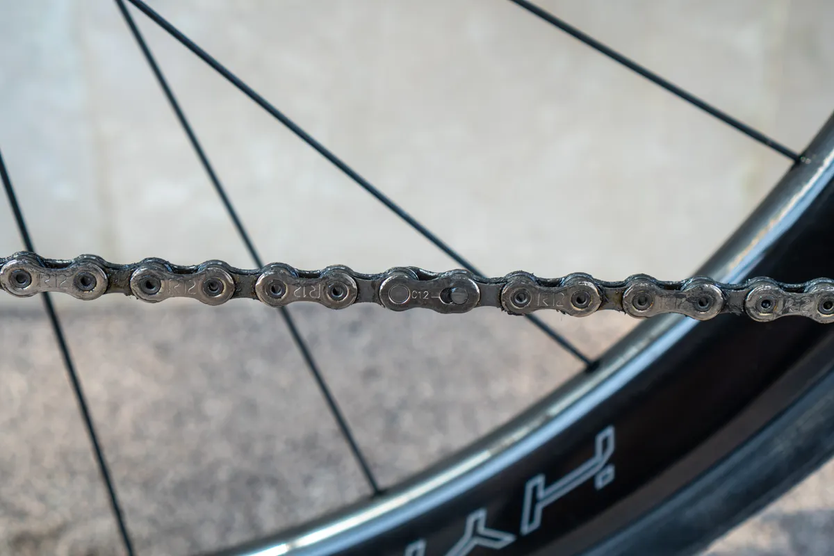 Campagnolo Super Record chain with C-link (quick link)