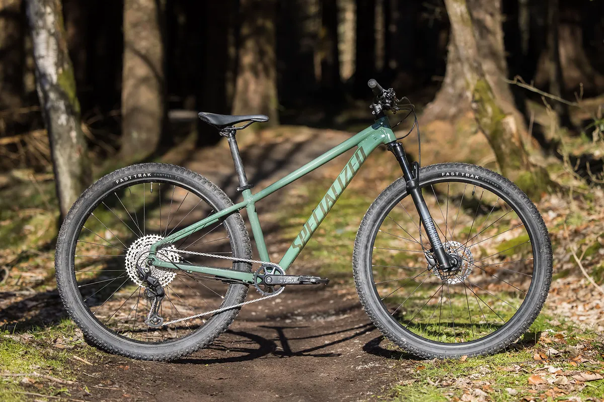 The Best Trail Hardtail: Specialized Fuse Expert 29 vs. Trek Roscoe 9 – The  Pro's Closet