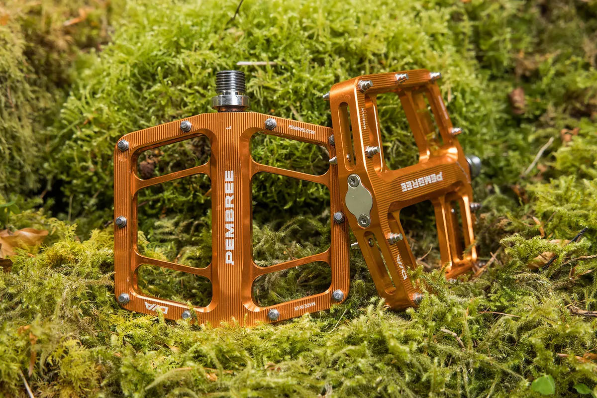 Pembree D2A flat pedals for mountain bikers