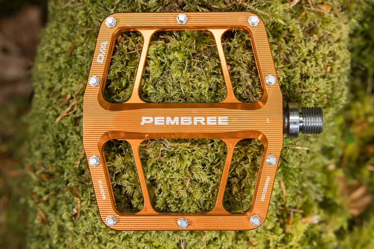 Pembree D2A flat pedals for mountain bikers