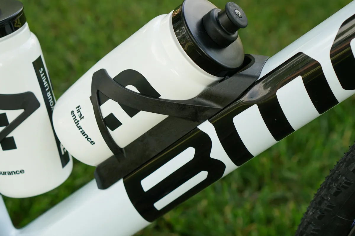 The Kaius has aerodynamic bottle cages that integrate into the frame.