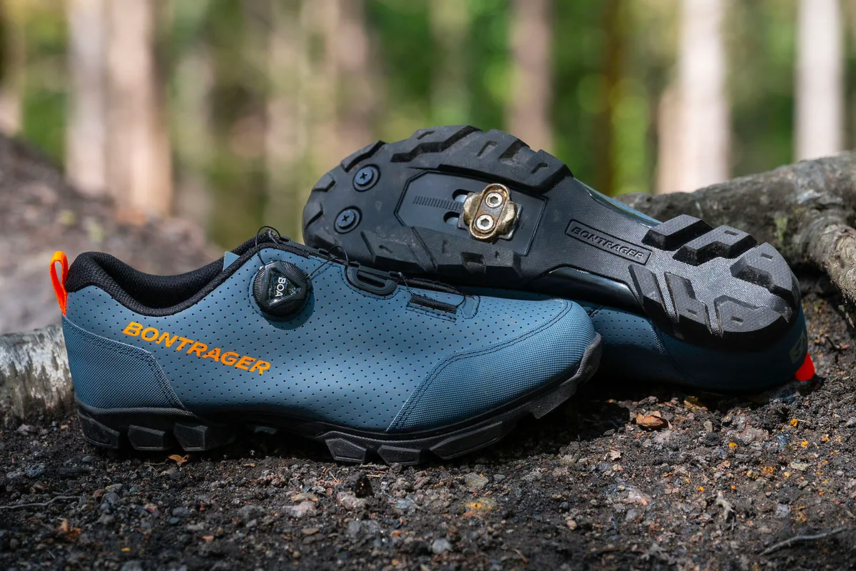Bontrager Evoke Cycling Shoes with Velcro Straps Bontrager Releases Updated Foray and Evoke Mountain Bike  main image 3